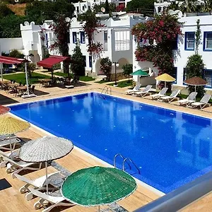 3* Aparthotel Paradise